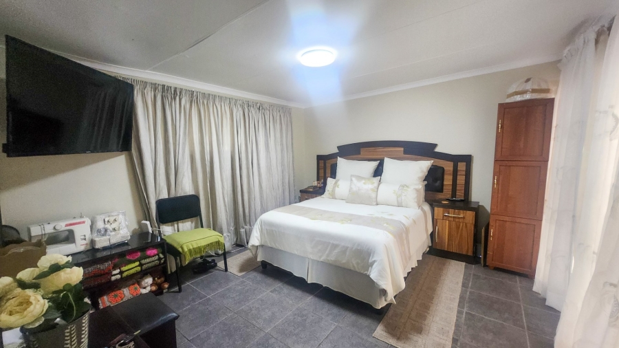 4 Bedroom Property for Sale in Wilgenhof Free State